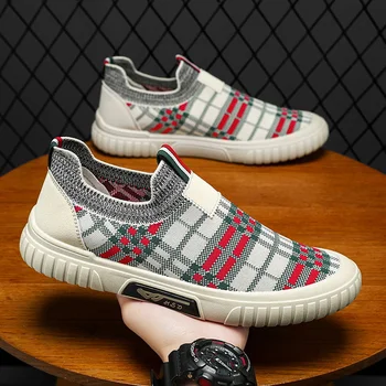 2023 נעלי ספורט לגברים אביב רשת לנשימה נעלי ספורט אופנה טריז פלטפורמה מזדמן להחליק על גבר לנשימה נעליים גופר
