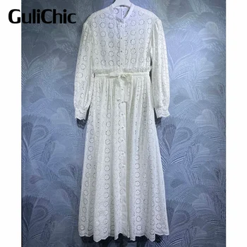 6.16 GuliChic נשים מזג פשוט לעמוד צווארון יחיד בעלות שרוול ארוך חלול החוצה רקמה התנופה הגדולה שמלה לבנה.
